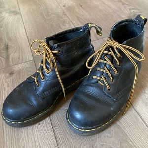 GENUINE VINTAGE Made in England Dr Martens Size 9